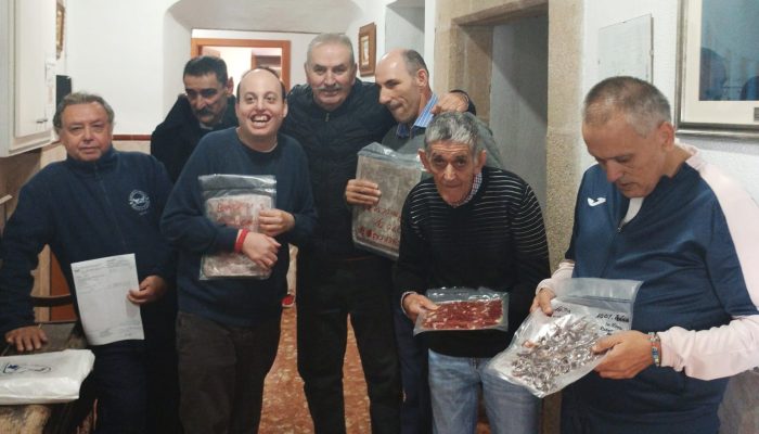 Entregamos a desfavorecidos jamón de un curso de cortadores