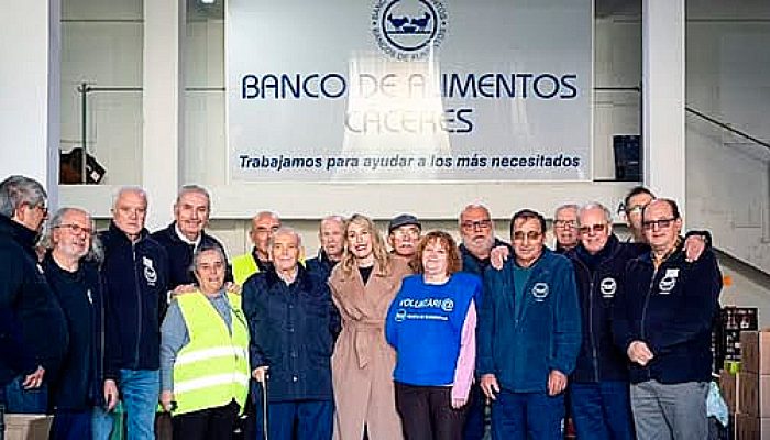 La presidenta de la Junta de Extremadura ha agradecido el trabajo del Banco de Alimentos